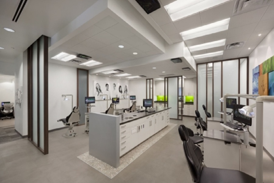 یک پروژه بازسازی موفق، فرآیندی ساختاریافته و چندمرحله‌ای است که از یک ایده اولیه آغاز و به تحویل یک فضای کاملا متحول‌شده ختم می‌شود.