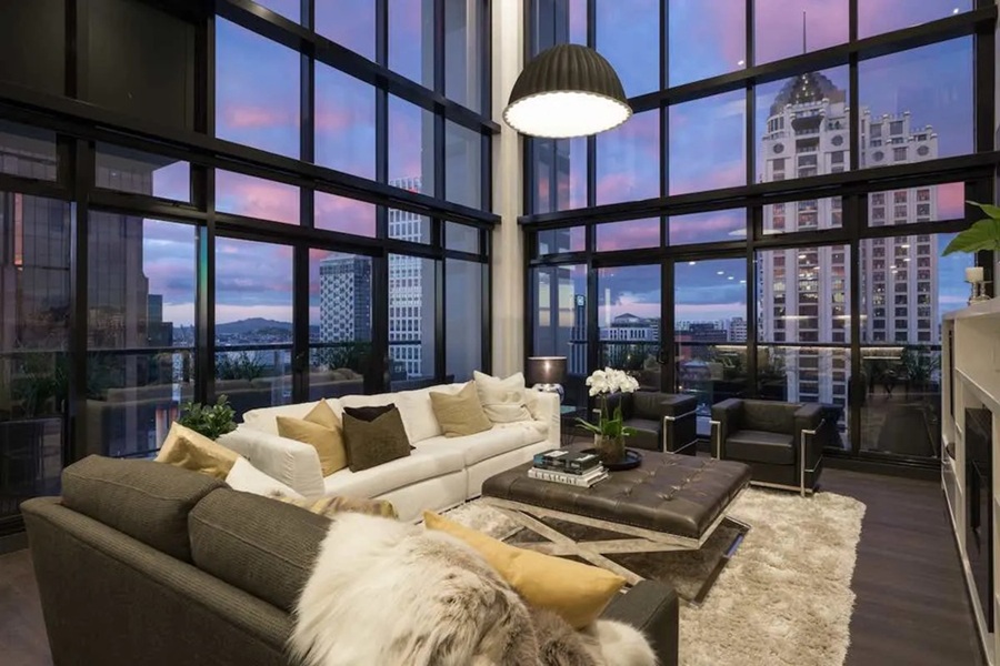 انتخاب پیمانکار متعهد و تنظیم قرارداد دقیق ضامن موفقیت پروژه شما است.