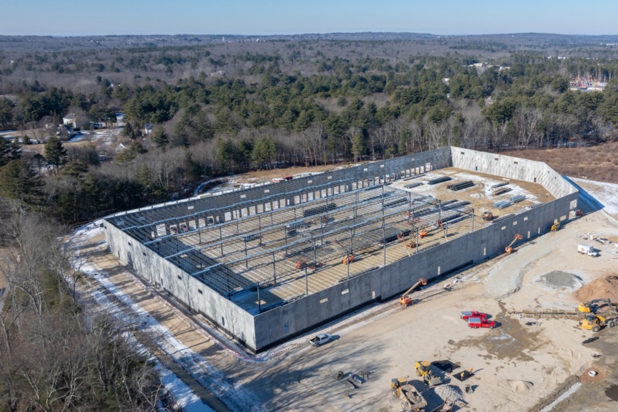 مکان جغرافیایی پروژه یکی از تعیینکنندهترین فاکتورها در طراحی و اجرای سازههای صنعتی است.